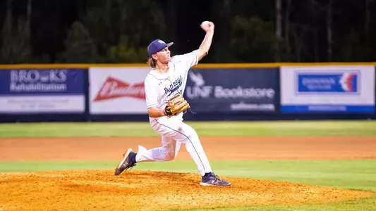 Brody Maynard pitching