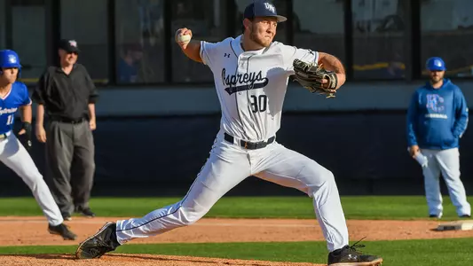 Stephen Halstead throwing a pitch