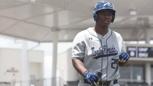 Trey Spratling-Williams walking away from the at-bat