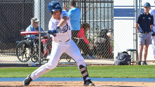 Travis Stapleton swinging