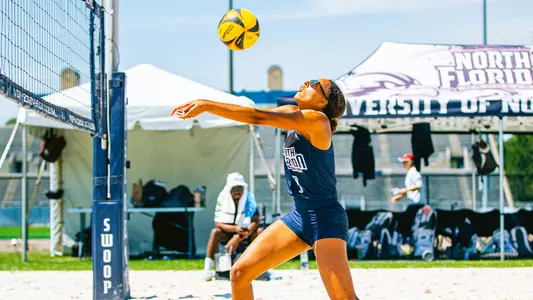Gabby O'Connell setting the ball