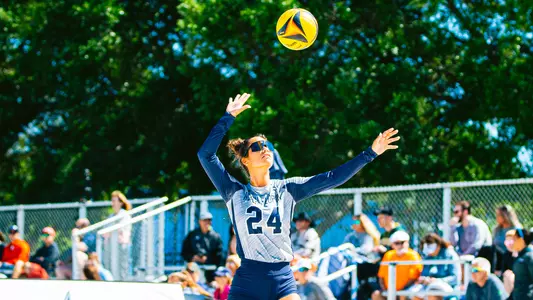 Marisa Rogers serving the bll