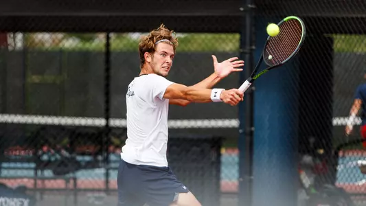 Jonas Hartenstein hits a backhand
