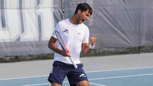 Bruno Vietri pumping his fist