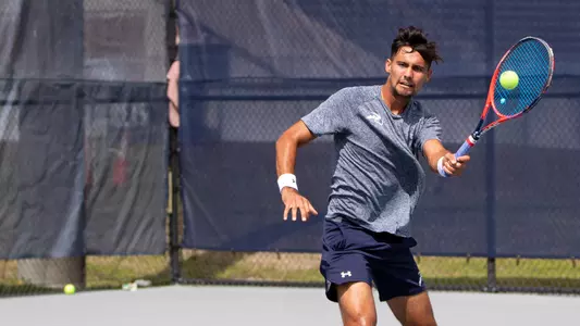 Bruno Vietri hitting a forehand