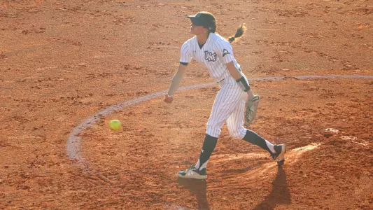 Izzy Kelly releasing pitch