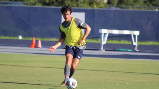 Niklas Schaffner executes pass during warm ups
