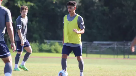 Santiago Fonseca running drills
