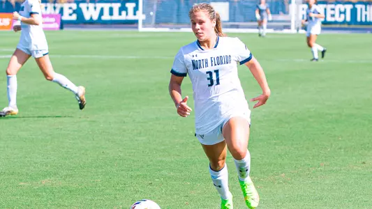 Allie Fekany dribbling