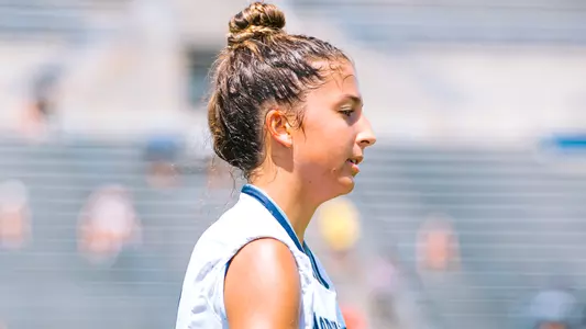 Chloe Lynch warming up