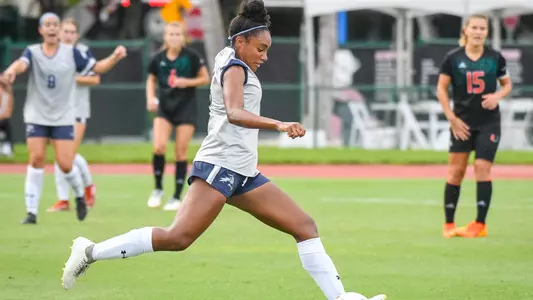 Allyna Thurston preparing to kick the ball