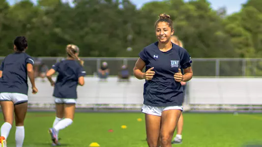 Chloe Lynch in warmups