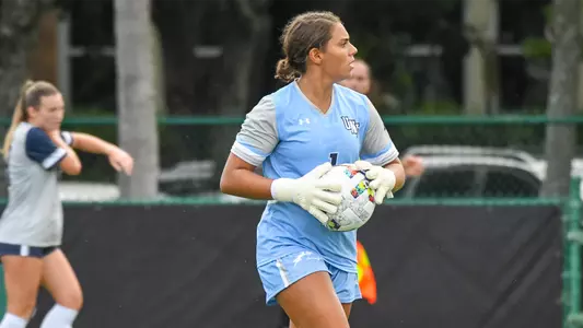 Sofia Miliancano holding the ball