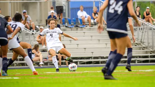 Averi Walraven kicking the ball ahead