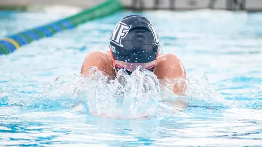 Isabella Giresi swimming