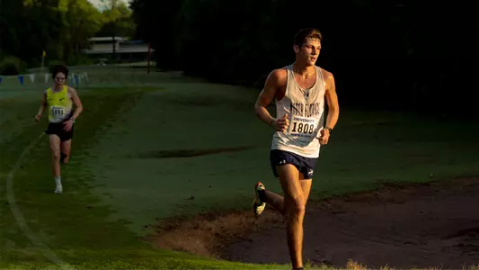 DeVoss  strides in the UNF Invitational 8k