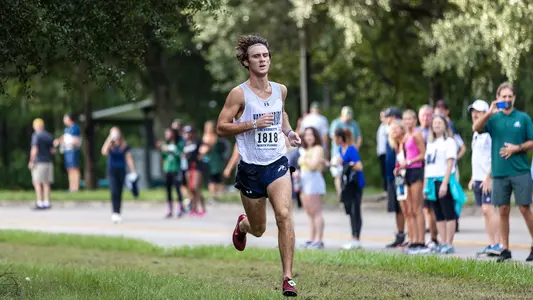 Thomas Weiler running ahead of the pack