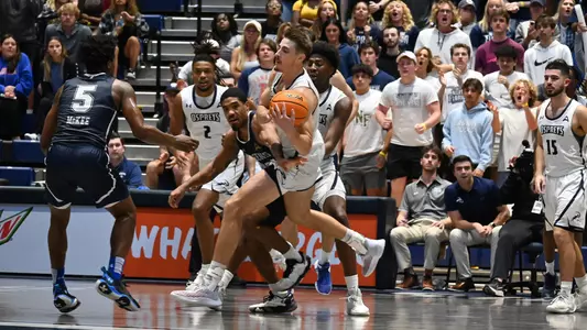 Carter Hendricksen grabbing a rebound