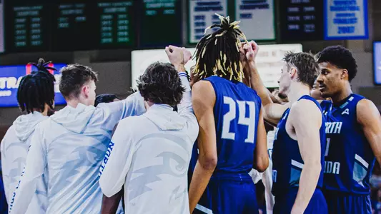UNF men's basketball team photo