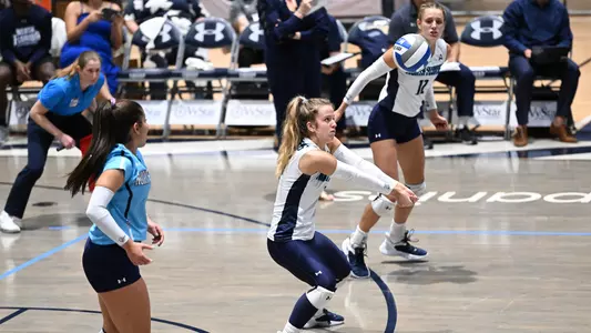 Emma Pohlmann digging out an attack