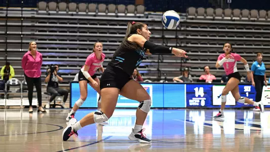Rocio Moro digging an attack attempt