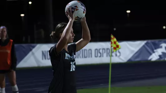 Brialyn Anderson throwing the ball in