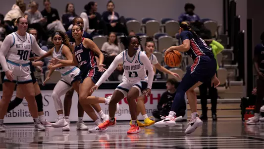 Kaila Rougier guarding FAU player