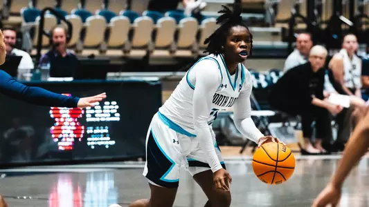 Kaila Rougier against Warner on the court