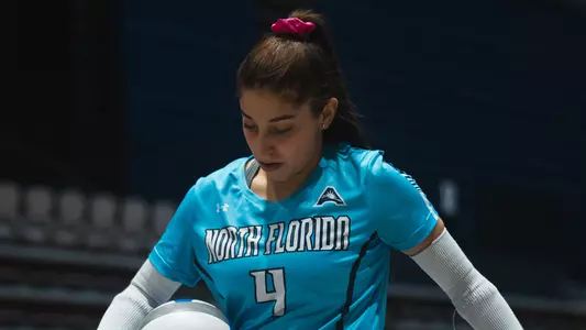 Rocio Moro walking on the court