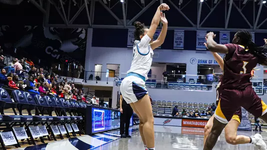 Alexa Washington shooting three against Winthrop