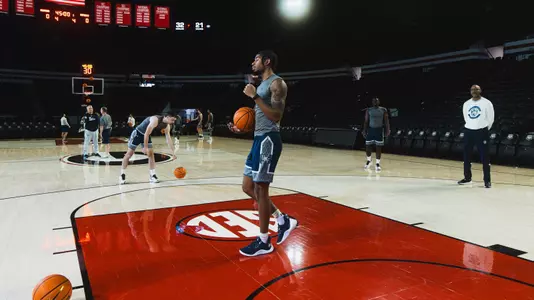 Trent Coleman practicing at UGA