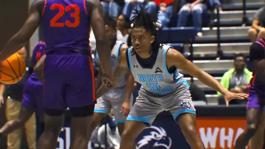 Ametri Moss guarding EWU