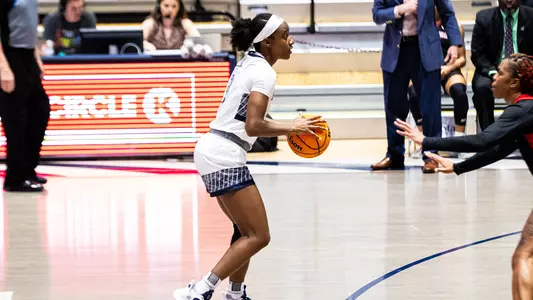 Bri Livingston looking for a pass