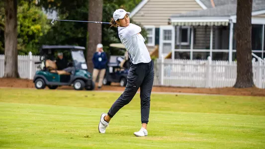 Jessie Cai hitting from the fairway