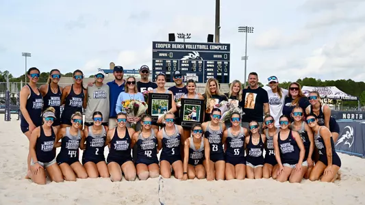 UNF Beach volleyball senior day group photo
