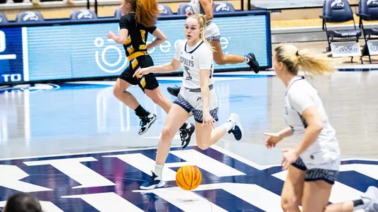 Helena Rafnsdottir dribbling upcourt