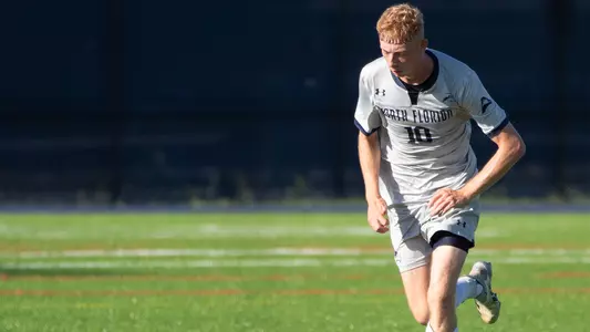 Scott Beeks focuses on dribble