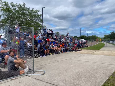 Throws cage spectator seating