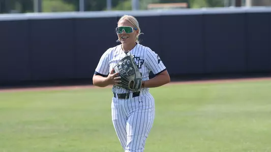 Amanda Aardema in the outfield