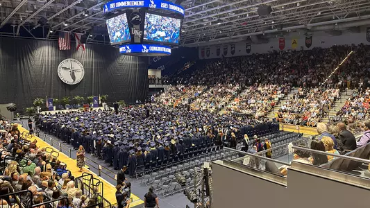 UNF Arena full for graduation