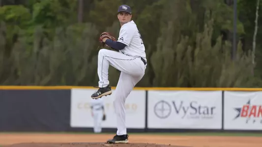 Will Ohme pitching