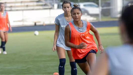 Chloe Lynch running at practice