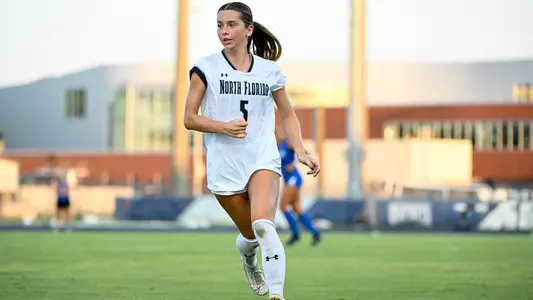Avery Raimondo running on the field