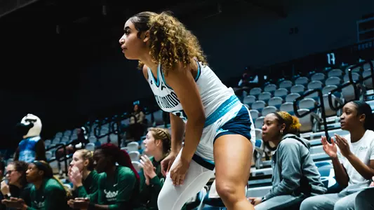 Lyric Swann waiting for pass for three