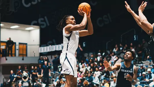 Chaz Lanier jumpshot against Queens