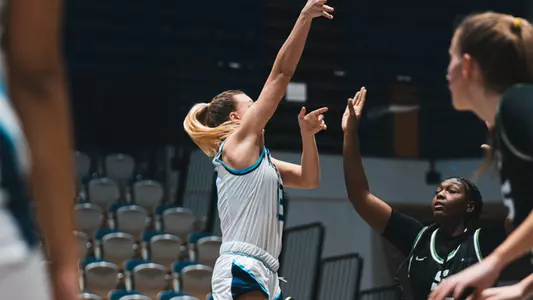 Selma Eklund hook shot against Stetson