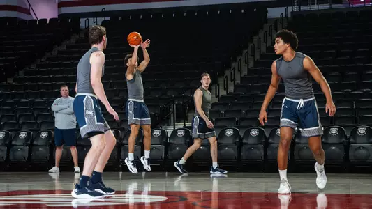 Kamrin Oriol going for a jump shot