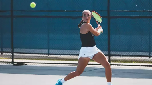 Nicole Alfaro Solis return shot UNF Fall Invite