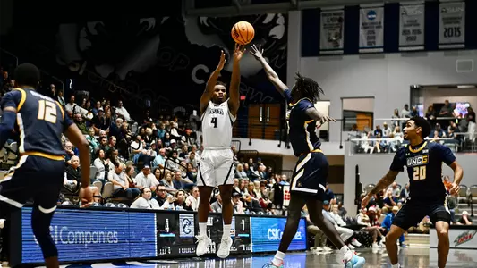 jaylen smith shooting a jump shot