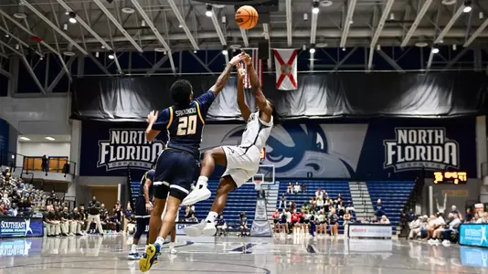 Jaylen Smith fading away on jump shot